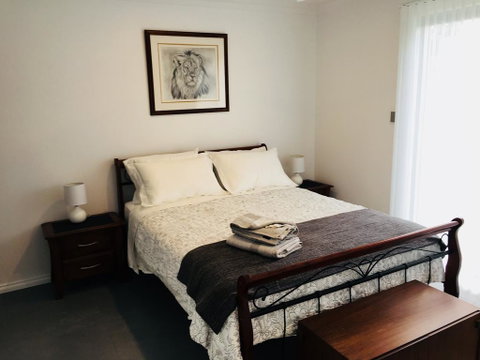 Just Triggin - Accommodation Kalgoorlie 0