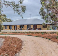 Kangaroo Lake Homestead - Accommodation Kalgoorlie