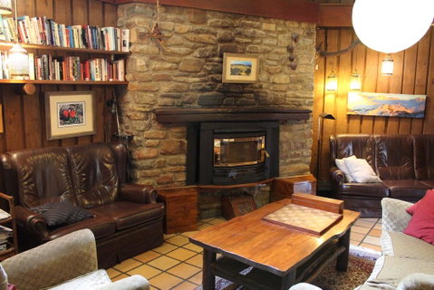Kasees Apartments & Mountain Lodge - Accommodation Kalgoorlie 1