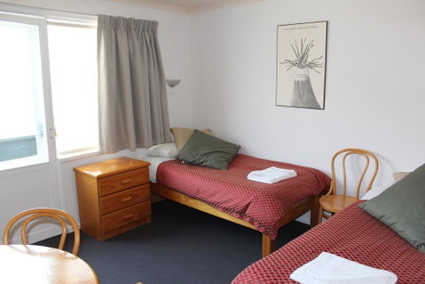Kasees Apartments & Mountain Lodge - Accommodation Kalgoorlie 3