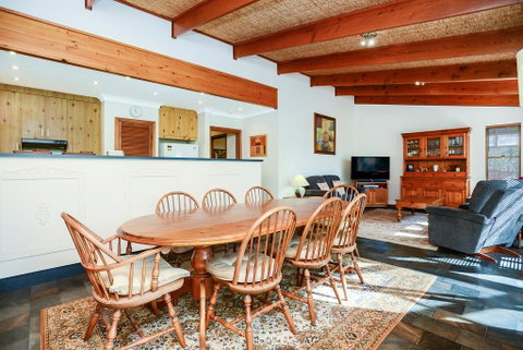 Kestrel Lodge Port Willunga - Accommodation Kalgoorlie 2