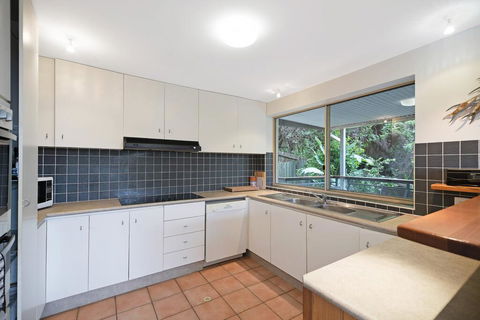 Kingsview - 1/54 Kingfisher Drive - Accommodation Kalgoorlie 1