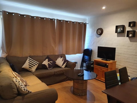 Kirwan 11 - Accommodation Kalgoorlie 1