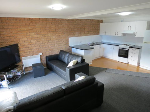 Kirwan Gardens 4 - Accommodation Kalgoorlie 0