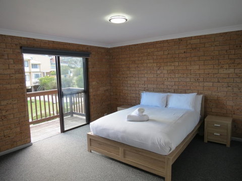 Kirwan Gardens 4 - Accommodation Kalgoorlie 2