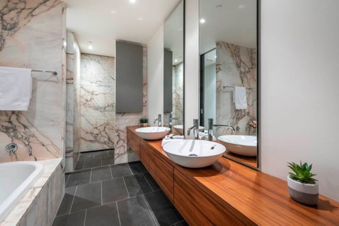 Lake Views, Central CBD Location//FREE WIFI+NETFLIX - Accommodation Kalgoorlie 3