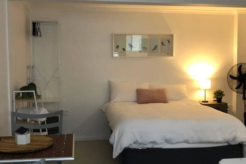 Lakefront Peace Apartments Studio 4 - Accommodation Kalgoorlie 0