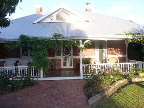 Lakeside Bed & Breakfast - Accommodation Kalgoorlie 3