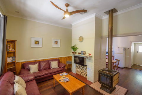 Lewana Cottages - Accommodation Kalgoorlie 2