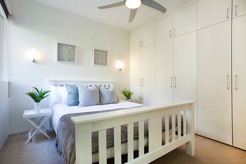 Light And Airy Garden Apartment Steps From Surf - Accommodation Kalgoorlie 2