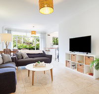 Light and airy garden apartment steps from surf - Accommodation Kalgoorlie