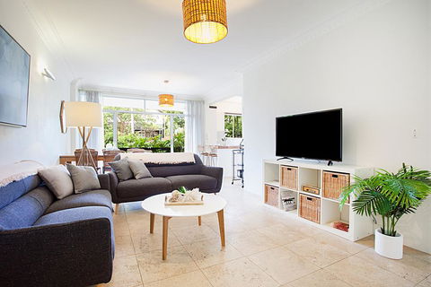 Light And Airy Garden Apartment Steps From Surf - Accommodation Kalgoorlie 0