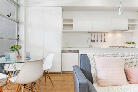 Light-Filled Beachside Apartment In Trendy Area - Accommodation Kalgoorlie 3