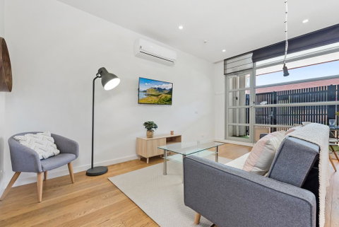 Light-Filled Beachside Apartment In Trendy Area - Accommodation Kalgoorlie 1