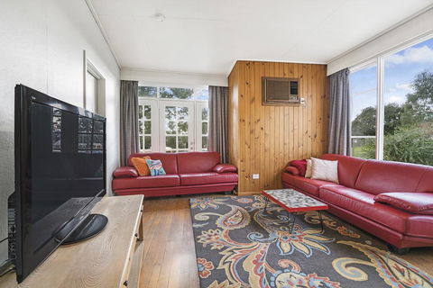 Lilydale 3 Bedroom House Pet Friendly - Accommodation Kalgoorlie 1