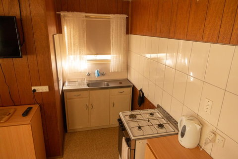 Limestone Cottage - Accommodation Kalgoorlie 3