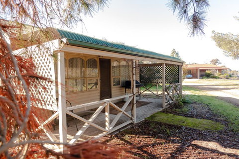 Limestone Cottage - Accommodation Kalgoorlie 0