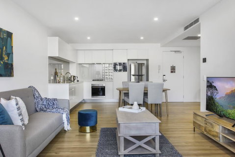 Luxe Beach Holiday Unit With Parking, Pool And Gym - Accommodation Kalgoorlie 0