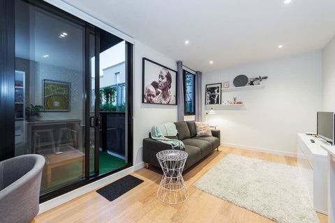 Luxury 1 Bed Unit BEST LOCATION IN SOUTH YARRA - Accommodation Kalgoorlie 1