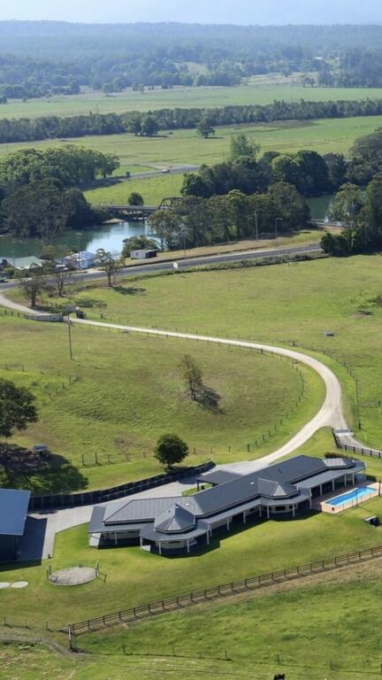 Luxury 4 Bedroom Apartment - Accommodation Kalgoorlie 1