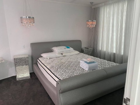 Luxury Apartment, Perfect Location - Accommodation Kalgoorlie 2