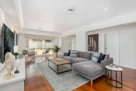 Luxury Family-size Home in Smart Beachside Suburb
