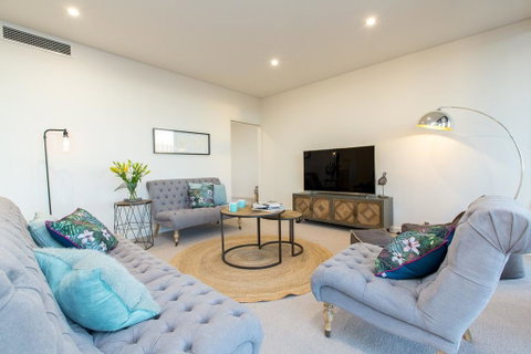 Luxury Four Bedroom Apartment - Accommodation Kalgoorlie 0