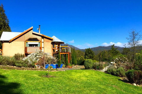 MAGICAL MOUNTAIN RETREAT - 20 Mins To CBD And Only 10 To MONA! - Accommodation Kalgoorlie 2