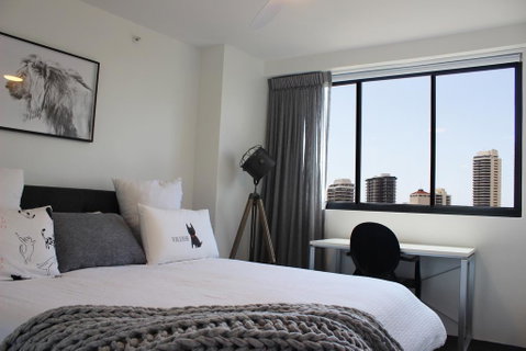 Main Beach Apartment At The Meriton - Accommodation Kalgoorlie 2