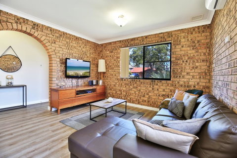 Maria's Beach House - Pet Friendly - Accommodation Kalgoorlie 2