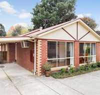 Maroondah 3 Bedroom house in Kilsyth - Accommodation Kalgoorlie