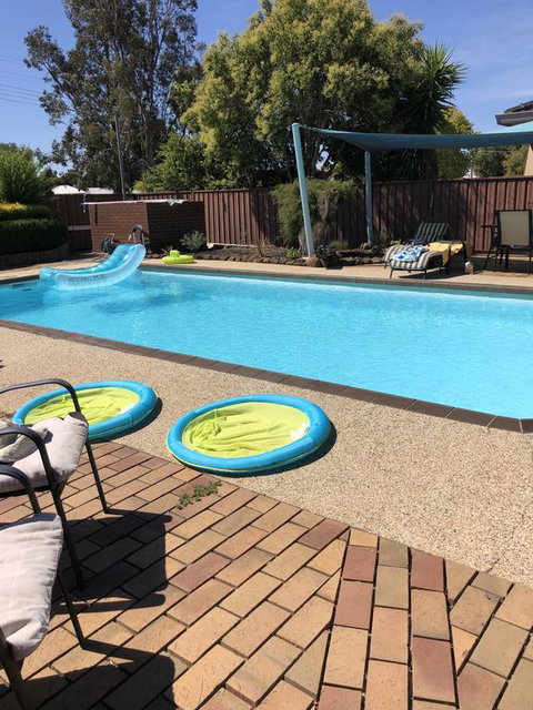 Maudie Bells - Accommodation Kalgoorlie 0