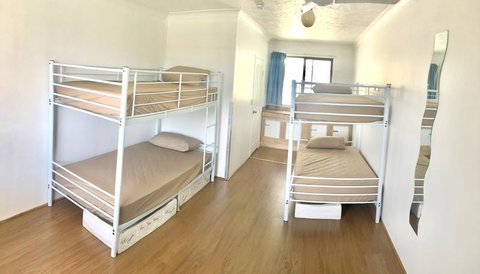 Maxmee Resort (formally Surfers Paradise Backpackers) - Accommodation Kalgoorlie 1
