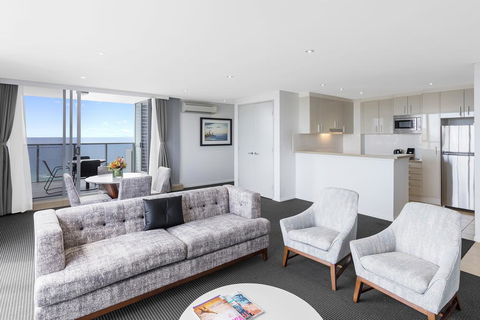 Meriton Suites Broadbeach - Accommodation Kalgoorlie 3