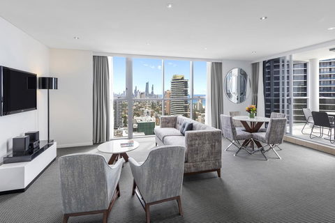 Meriton Suites Broadbeach - Accommodation Kalgoorlie 1