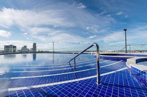 Meriton Suites Southport - Accommodation Kalgoorlie 2
