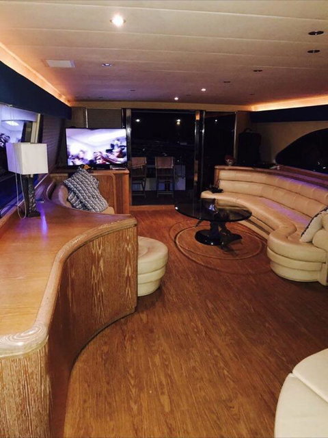 Million Dollar Luxury 90ft Yacht In Gold Coast! - Accommodation Kalgoorlie 3