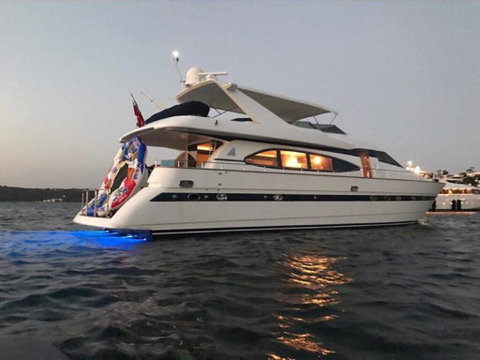Million Dollar Luxury 90ft Yacht In Gold Coast! - Accommodation Kalgoorlie 2