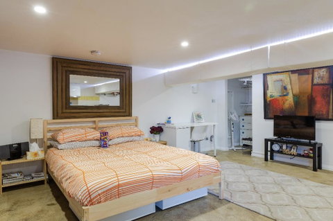 Modern & Homely Comfort - Accommodation Kalgoorlie 0