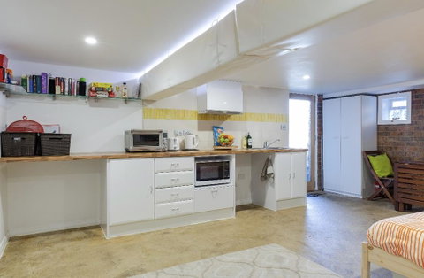 Modern & Homely Comfort - Accommodation Kalgoorlie 3