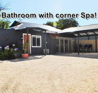 MODERN  LUXURIOUS WITH SPA BATH - Accommodation Kalgoorlie