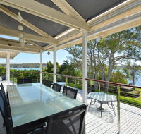 Morisset Bay Waterfront Views Lake House looking over Trinity Marina - Accommodation Kalgoorlie