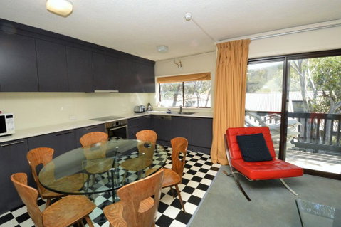 Mowamba B2 Three Bedroom - Accommodation Kalgoorlie 1
