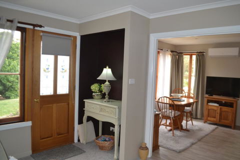 Mulberry Cottage Unique B&B Accommodation - Accommodation Kalgoorlie 2