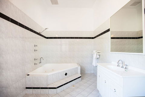 Captain Stirling Hotel - Accommodation Kalgoorlie 26