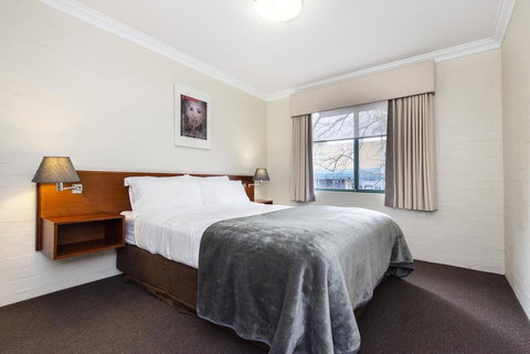 Subiaco Village 20 - Accommodation Kalgoorlie 11
