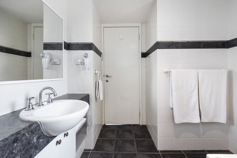 Subiaco Village 20 - Accommodation Kalgoorlie 14