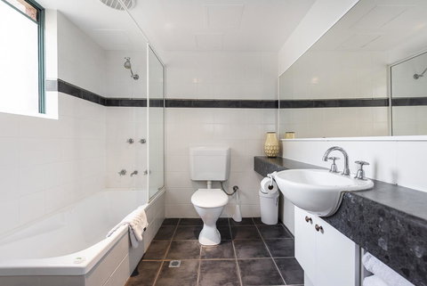 Subiaco Village 20 - Accommodation Kalgoorlie 15