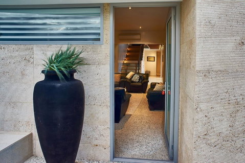 The Urban Beach House - Accommodation Kalgoorlie 6