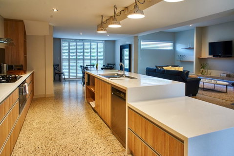 The Urban Beach House - Accommodation Kalgoorlie 8